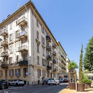 Appartement On Dante Street Next To The Sea, Nice