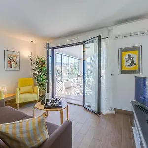 Apartment Liberation, Nizza