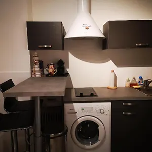 Superbe Meuble Cosy Avec Lit Superconfort Au Calme Jean Medecin Apartment